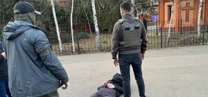 В Одесі викрили злочинне угруповання, яке збувало зброю та боєприпаси з фронту