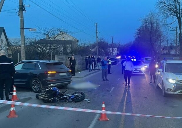 В ДТП з електромобілем біля Львова загинув мотоцикліст 