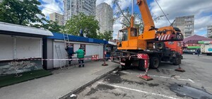 На Оболоні торговельні кіоски зносять десятками - фото
