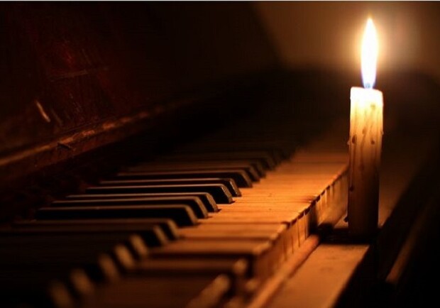 Старовинна органна музика при свічках - фото: pinterest.com