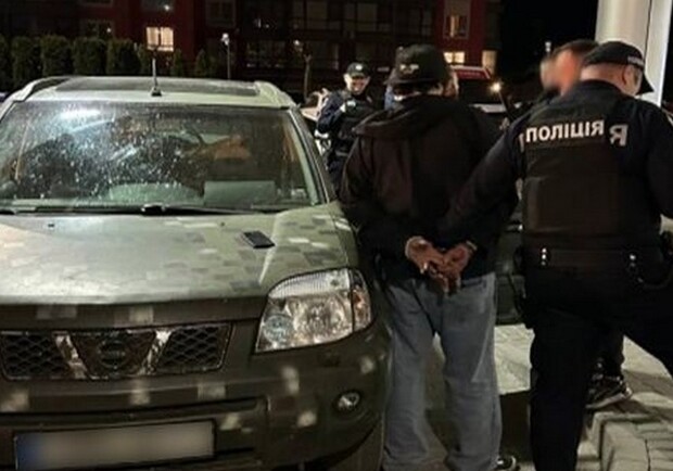 У Львові затримали озброєну банду іноземців з Києва, яка пограбувала неповнолітнього  
