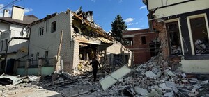 Будинок ректора ХНУ потрапив під обстріл