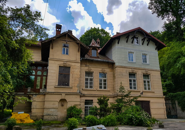 Нетуристичний Львів очима Віктора Гальчинського. Фотовиставка. 