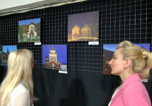 У Палаці мистецтв відбулося відкриття фотовиставки нетуристичного Львова. 
