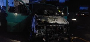У Дніпрі підпалили автівку військових, яка була призначена для евакуації
