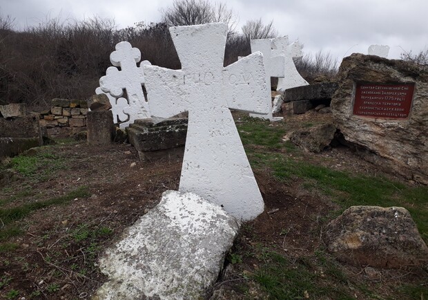 Козацький цвинтар та 