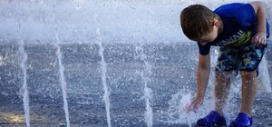 Аномальна спека в Україні: як захистити дитину від перегріву