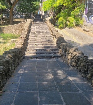 Прогулянка Сходами мертвих: чи багато сміття на сходах і у сквері в самому центрі Одеси