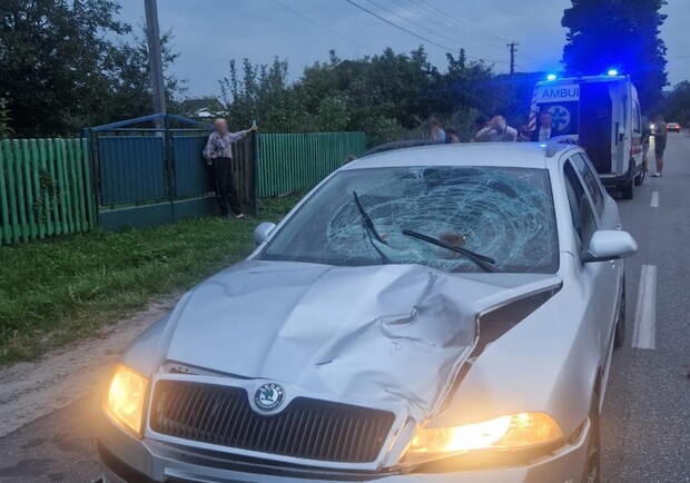 У Крехові під колесами автомобіля загинула 15-річна дівчина. 