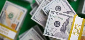 Курс валют в Україні 26 серпня 2024 року: скільки коштує долар і євро