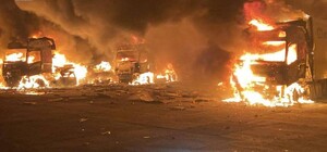 На складах біля Львова загорілися вантажівки через падіння російського безпілотника