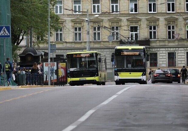 Є робота: львівському громадському транспорту катастрофічно бракує водіїв. 