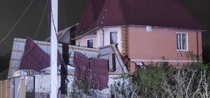 Увечері РФ ударила по передмістю Одеси ракетою з касетною боєчастиною: загинуло подружжя, є поранена