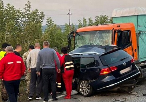 В ДТП біля Золочева загинули водій і 18-річна пасажирка 