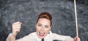 Лаяла нецензурною лексикою учнів: директорка дніпровського ліцею потрапила у скандал