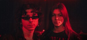 Скажи щось погане