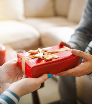 10 конкретних подарунків для Неї, які можна купити у Чорну п'ятницю і подарувати на Новий рік