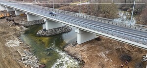 Під Києвом відбудували міст через річку Тетерів, зруйнований у 2022 році