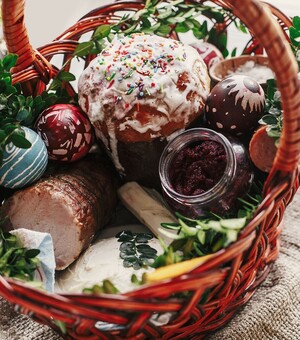 Як прикрасити великодній кошик і що до нього покласти: поради, які збережуть традиції