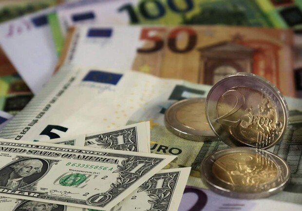 Курс валют в Україні 1 травня 2025 року: скільки коштує долар та євро. Фото: pixabay.com 