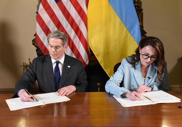 Україна та США підписали угоду про надра: які в ній пункти 