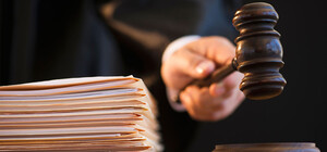 Залякував матір та бабусю: в Одесі суд покарав військового за домашнє насильство