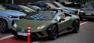 У Києві помітили унікальний позашляховий суперкар Lamborghini Huracan Sterrato