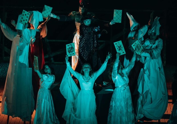 Репертуар театру “Воскресіння” на серпень - фото: facebook.com/teatrvoskresinnia