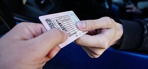В Україні безкоштовно відновлюватимуть втрачені через війну водійські посвідчення та документи на авто