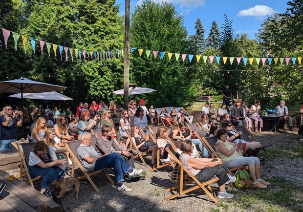 Словолюби. Благодійний вечір у Парку Культури - фото: facebook.com/ParkKulturyLviv