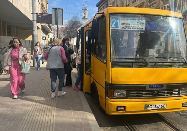 Автобуси № 21 у Львові почали курсувати до вулиці Малоголосківської 