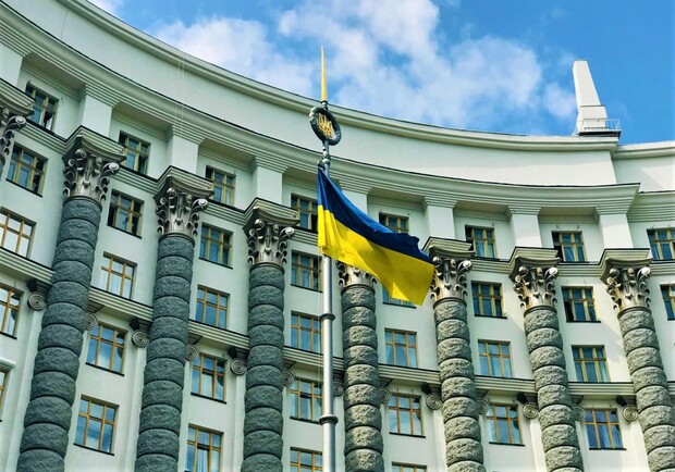 Кабмін звільнив громадян та бізнес  із прифронтових територій  від оплати реєстраційних послуг. 