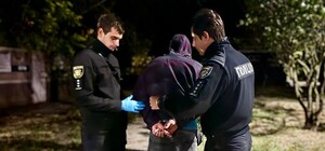 Пограбування, газовий балончик і напад на копа: на Одещині судитимуть раніше судимого чоловіка