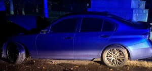 У центрі Харкова BMW влетів до пам'ятника: четверо постраждалих