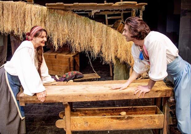 Сто тисяч - фото: @kirichenko_povolotska 