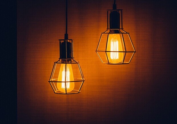 Графіки погодинного відключення електроенергії на Львівщині на 19 листопада. 