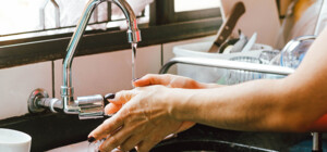 Третю добу без води: у Дніпрі мешканці лівобережного району чекають завершення ремонту