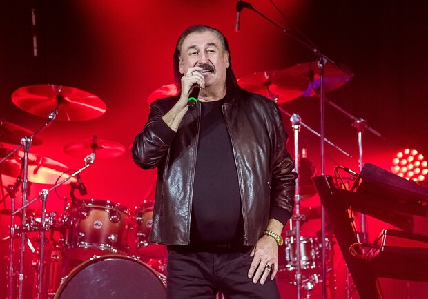 Співак Степан Гіга переніс операцію та зараз перебуває у важкому стані. 