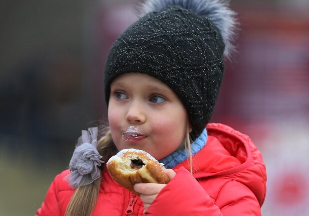 Фестиваль Пампуха та Глінтвейну - фото: Evgeny Kraws