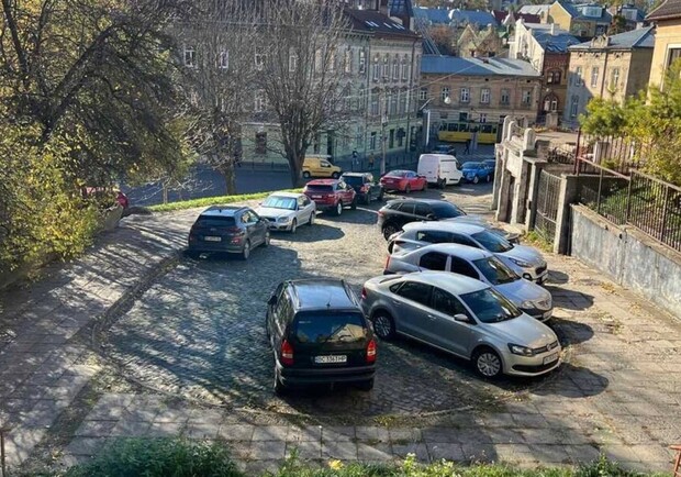 На вулиці Людкевича оновлять громадський простір 