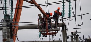 В Одеській області масштабні відключення світла після атаки РФ: енергетики працюють у посиленому режимі