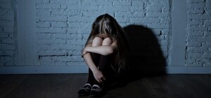 На Одещині літній чоловік зґвалтував маленьку дівчинку: як його покарав суд