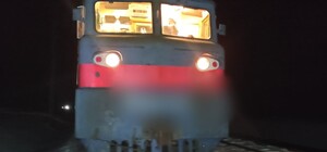 Сидів на рейках: на Одещині під колесами поїзда загинув чоловік