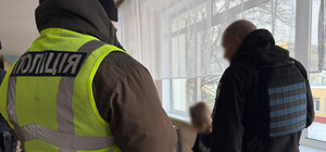 Стало відомо, у якій школі в Києві 9-класник з ножем напав на вчительку