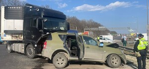 В ДТП на трасі Київ-Чоп біля Львова загинув водій позашляховика