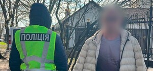 Кинув гранату, вистрілив із пневмату та вдарив ножем: у Харкові чоловік напав на співробітників ТЦК