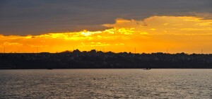 Зі штормовим попередженням і пожежною небезпекою: яка погода буде в Одесі цими вихідними