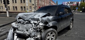 Зіткнувся із трьома автівками: в Одесі у ДТП за участю військового постраждала людина