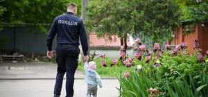 Заряд людяності: одеські правоохоронці відвідали спеціалізований будинок дитини