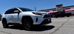 Toyota RAV4 2026: чому нове покоління важливе для сегмента SUV